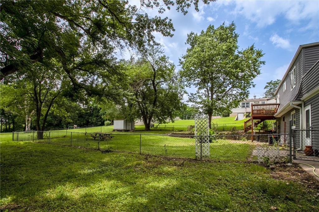 9251 Liggett Road Kansas City, KS 66109 - Photo 28 of 37