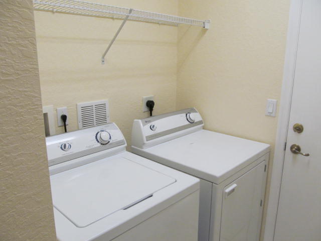 2069 Oakhurst Way Riviera Beach, FL 33404 - Photo 15 of 27 IMG_1351