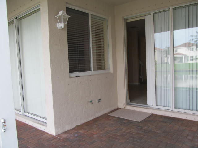 2069 Oakhurst Way Riviera Beach, FL 33404 - Photo 17 of 27 IMG_1346