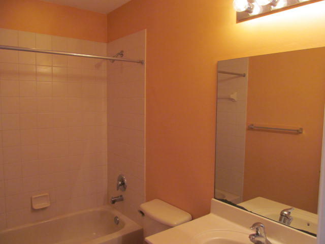 2069 Oakhurst Way Riviera Beach, FL 33404 - Photo 9 of 27 IMG_1373