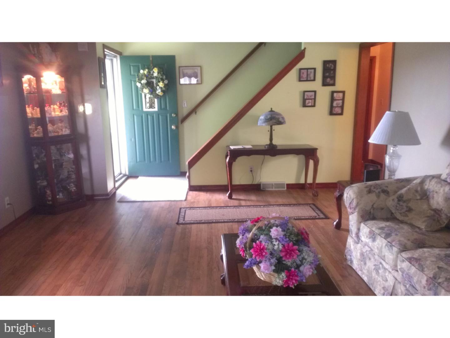 367 Thorntown Road Middletown, DE 19709 - Photo 8 of 23 Living Room