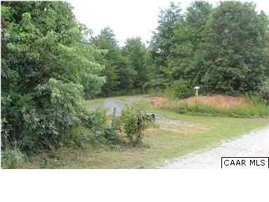 3485 Warminster Church Road Buckingham, VA 23921 - Photo 2 of 9 a view of a yard