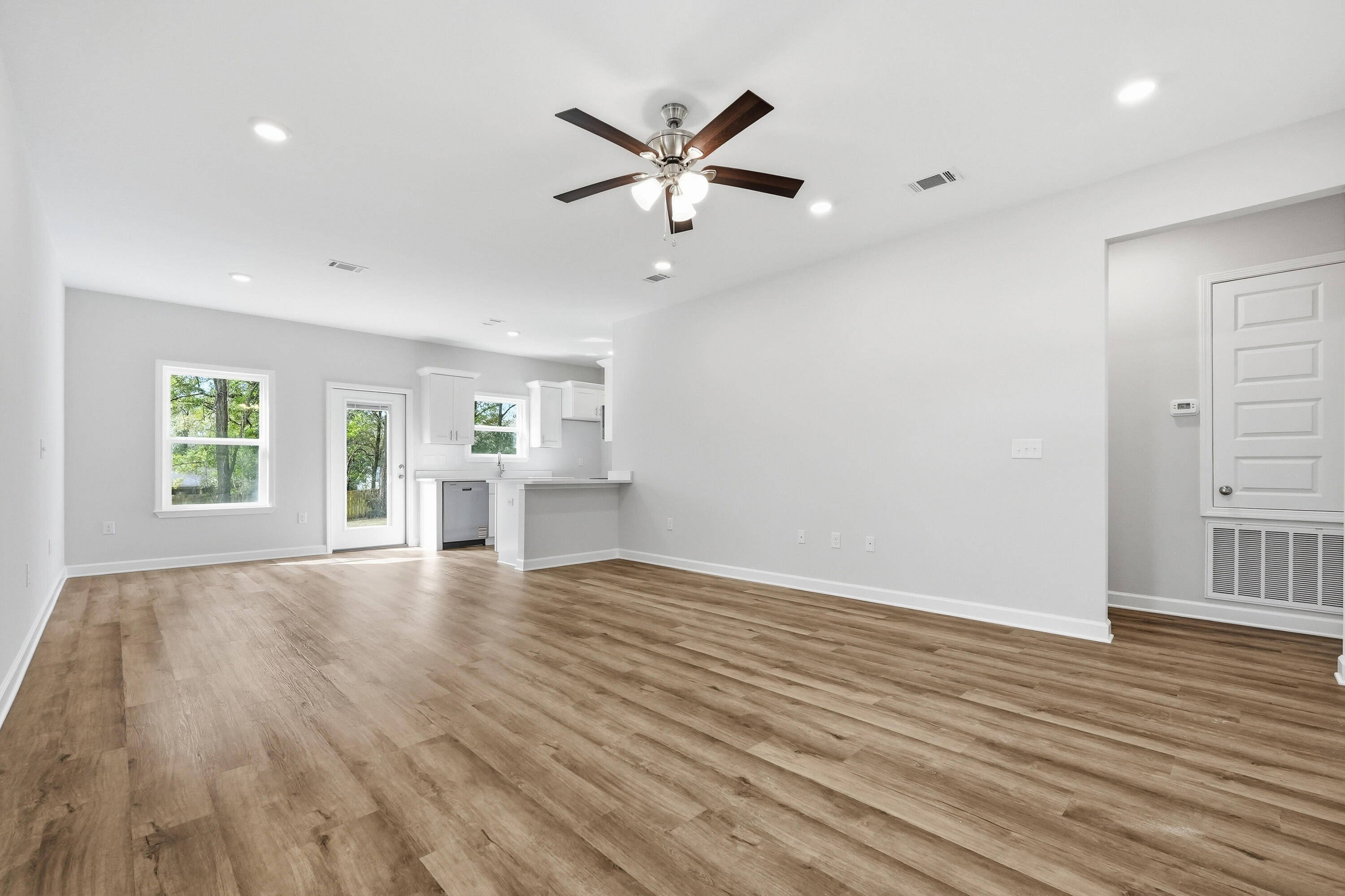 2584 Kingston Road Crestview, FL 32536 - Photo 4 of 24 2584 kingston rd-9