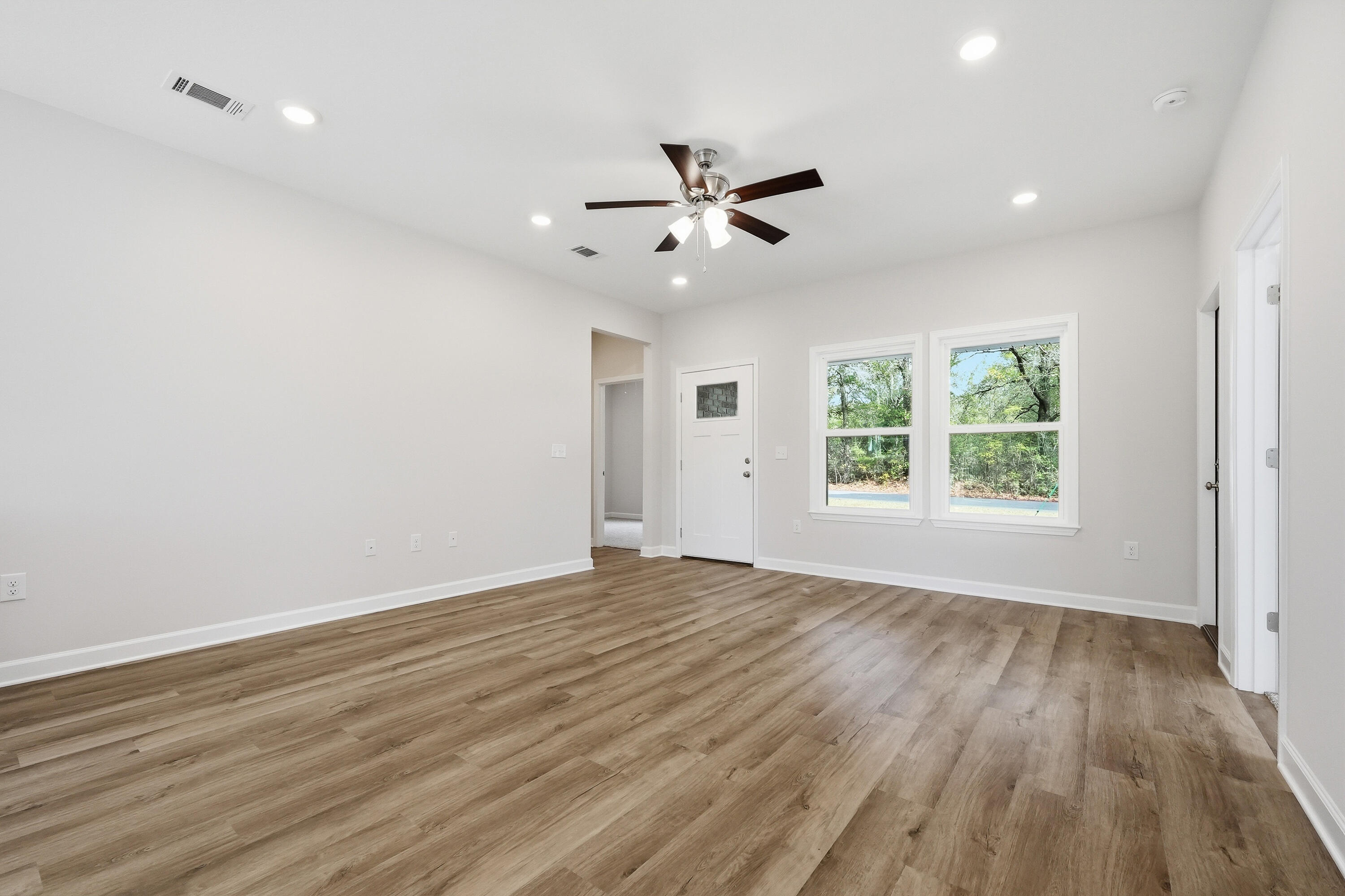 2584 Kingston Road Crestview, FL 32536 - Photo 5 of 24 2584 kingston rd-10