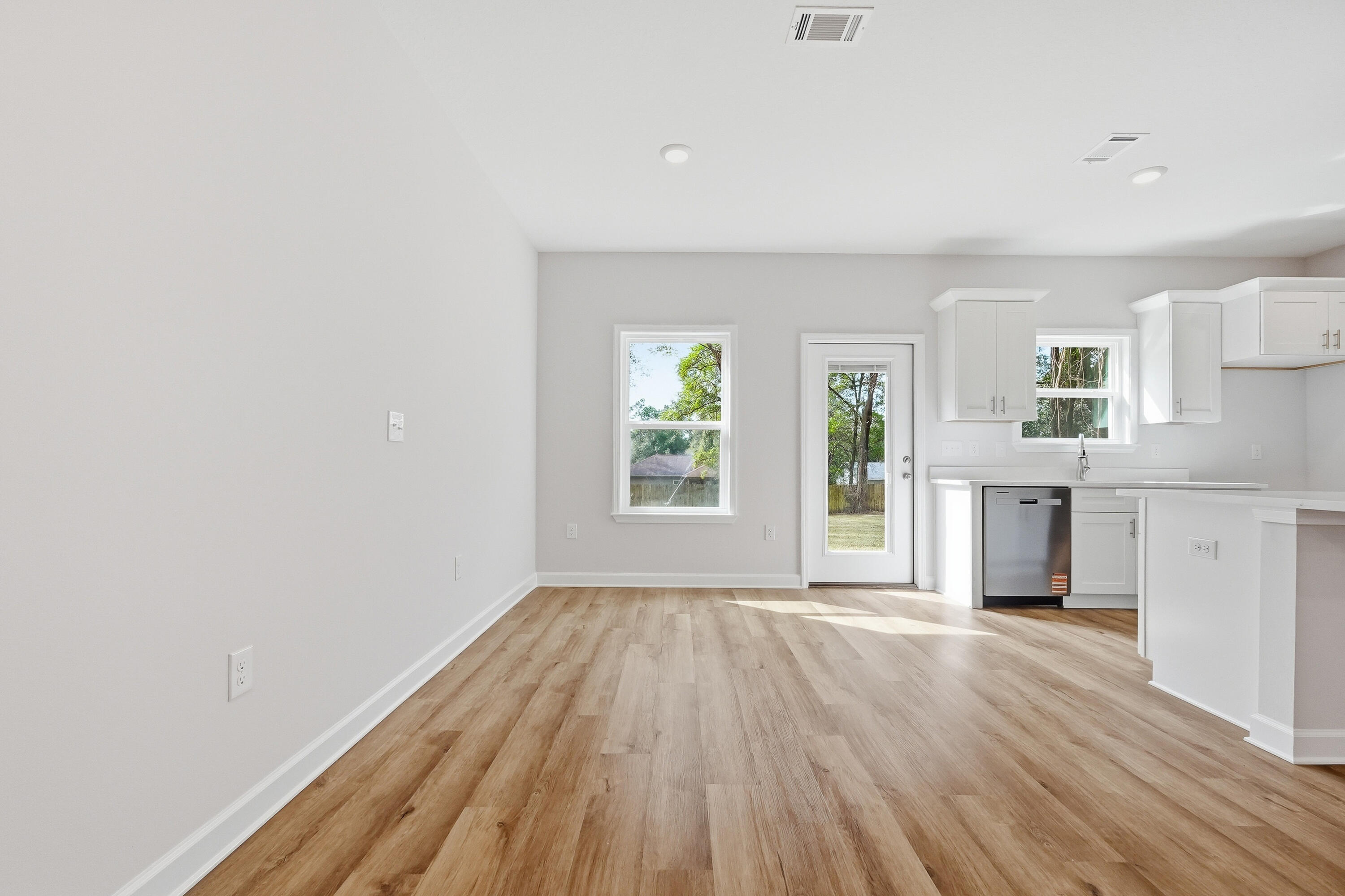 2584 Kingston Road Crestview, FL 32536 - Photo 7 of 24 2584 kingston rd-12