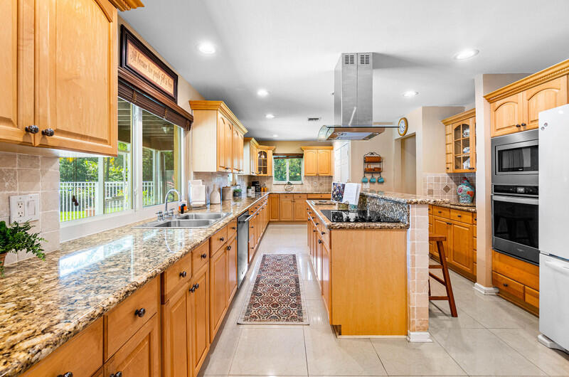 22299 Solitude Drive Boca Raton, FL 33428 - Photo 13 of 38 Kitchen