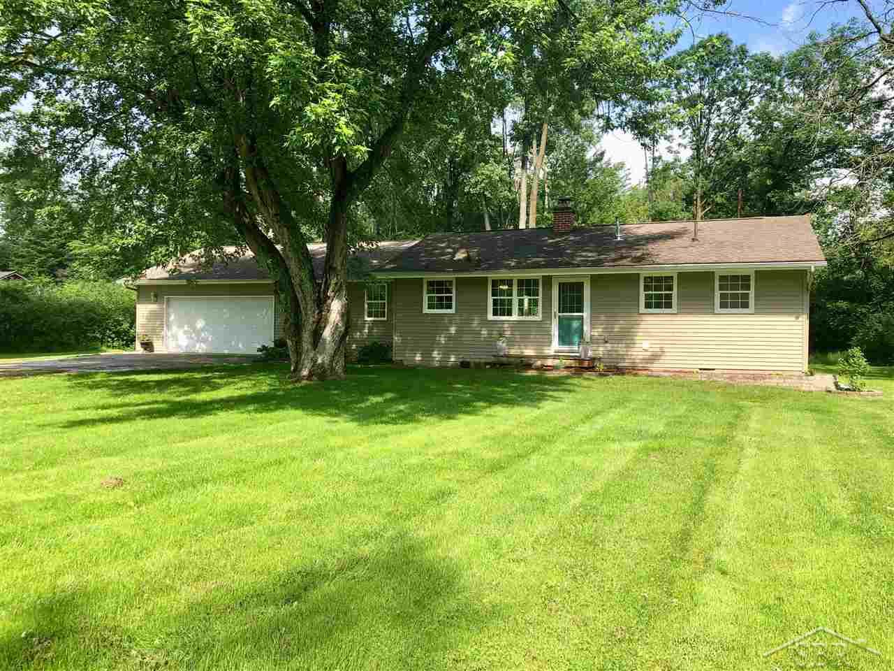575 South Grey Road Midland, MI 48640 - Photo 2 of 26