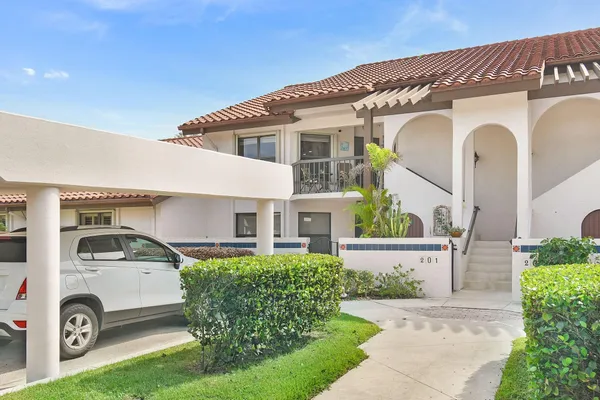 $2,500 | 6040 Southeast Martinique Drive, Stuart, FL 34997