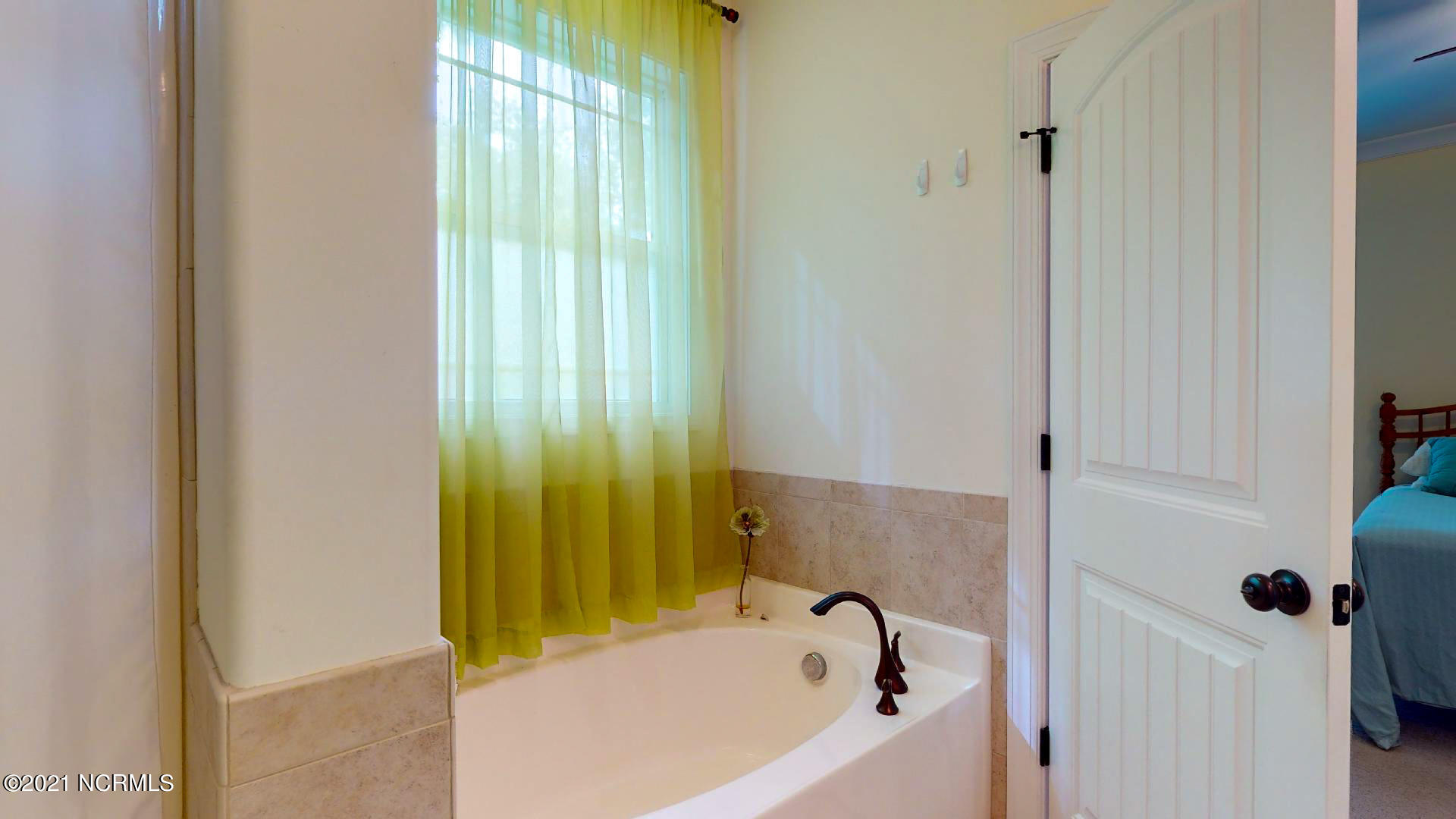7034 Old Field Road Wilmington, NC 28411 - Photo 17 of 42 master bath