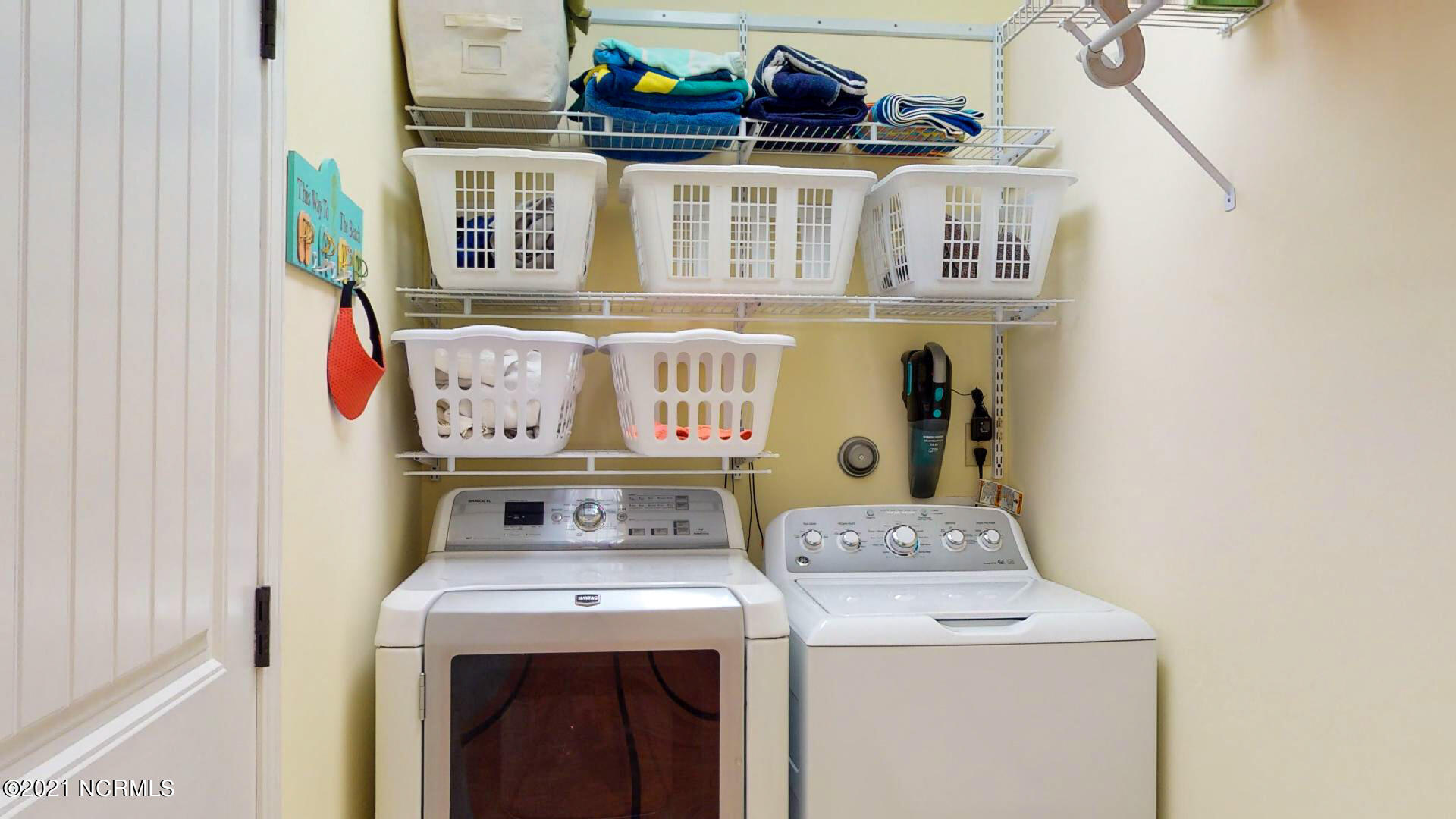 7034 Old Field Road Wilmington, NC 28411 - Photo 20 of 42 laundry room
