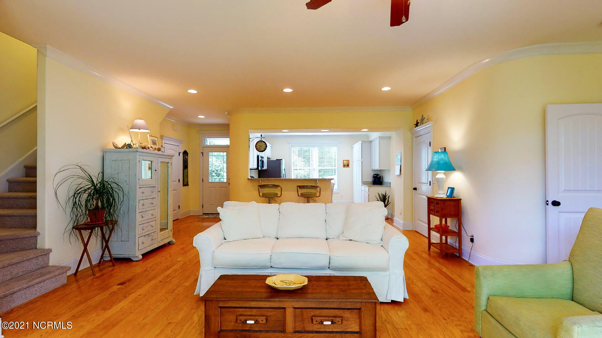 7034 Old Field Road Wilmington, NC 28411 - Photo 3 of 42 Living room/dining