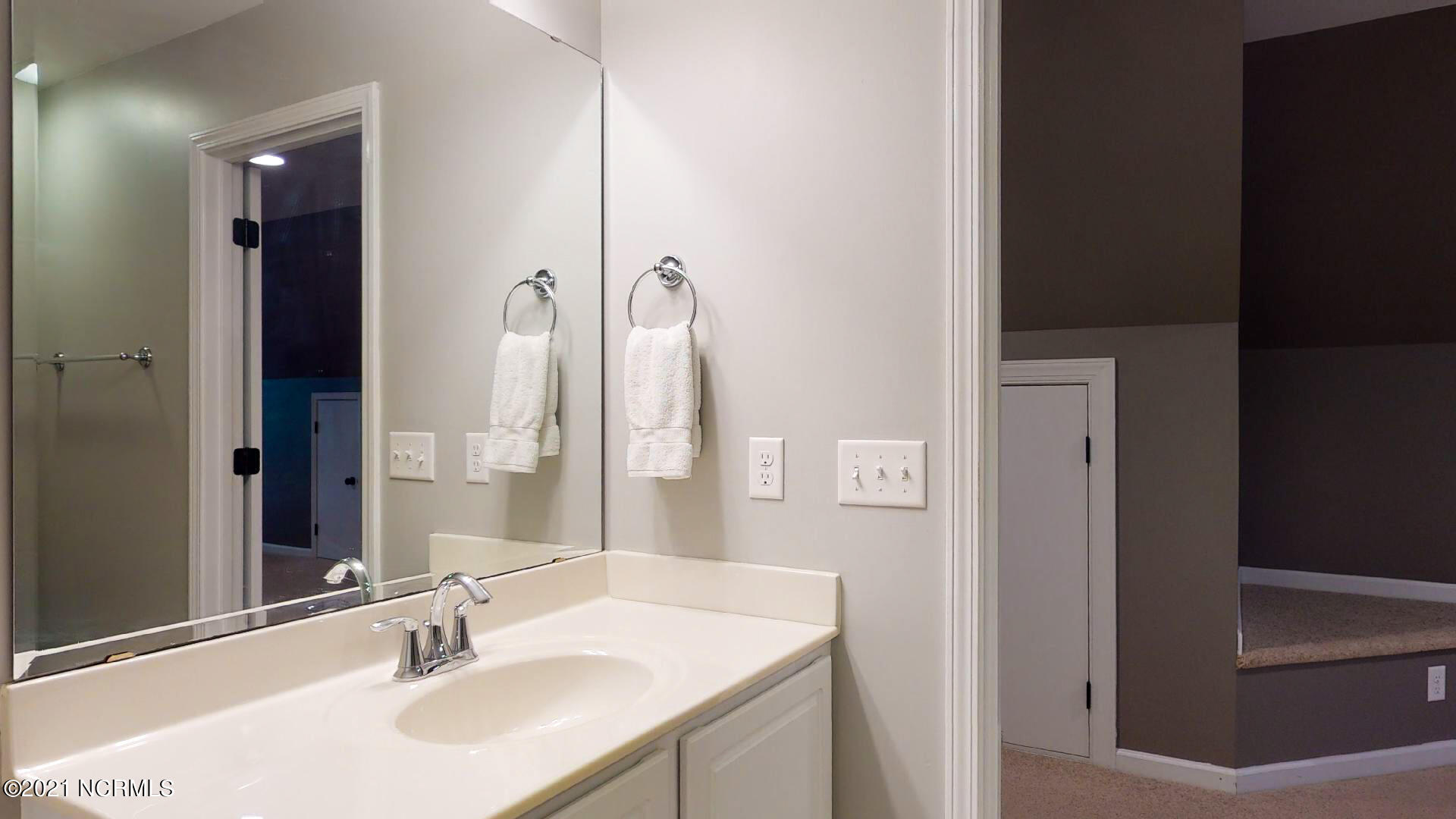 7034 Old Field Road Wilmington, NC 28411 - Photo 32 of 42 upstairs bathroom