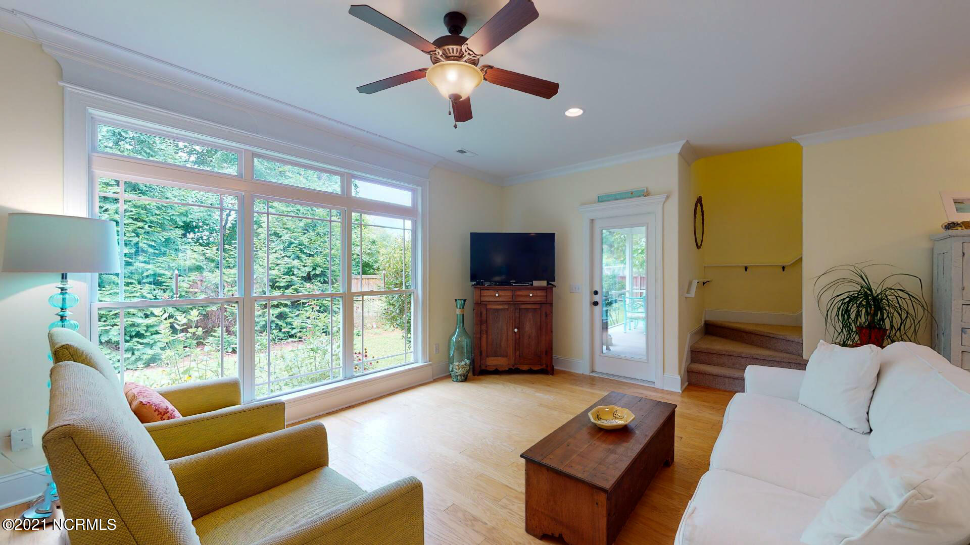 7034 Old Field Road Wilmington, NC 28411 - Photo 6 of 42 living room