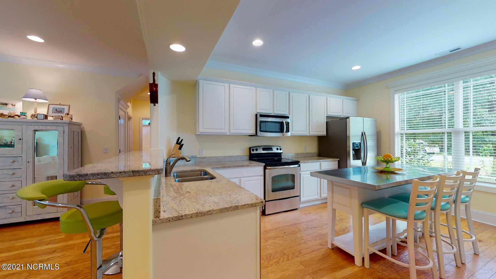 7034 Old Field Road Wilmington, NC 28411 - Photo 10 of 42 kitchen