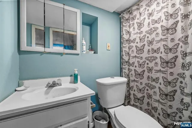 $499,999 | 193 Fort Lee Road, Teaneck, NJ 07666