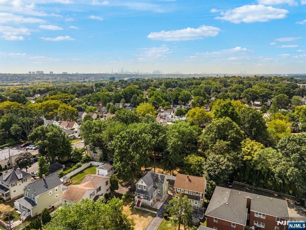 193 Fort Lee Road Teaneck, NJ 07666 - Photo 3 of 24