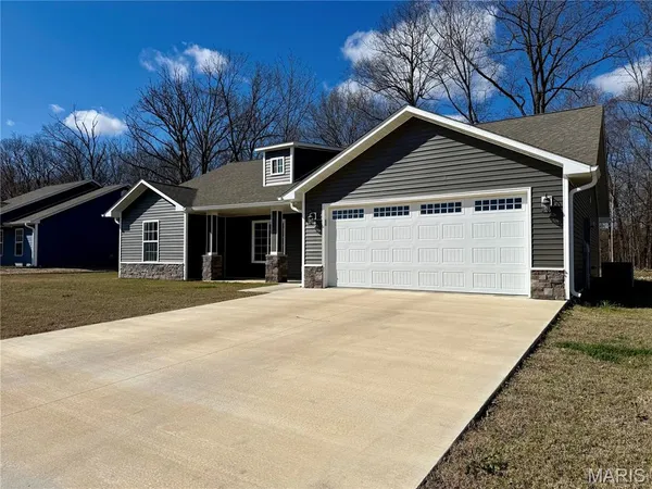 $229,900 | 329 Apple Park Way, Poplar Bluff, MO 63901