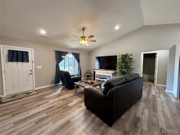 $229,900 | 329 Apple Park Way, Poplar Bluff, MO 63901