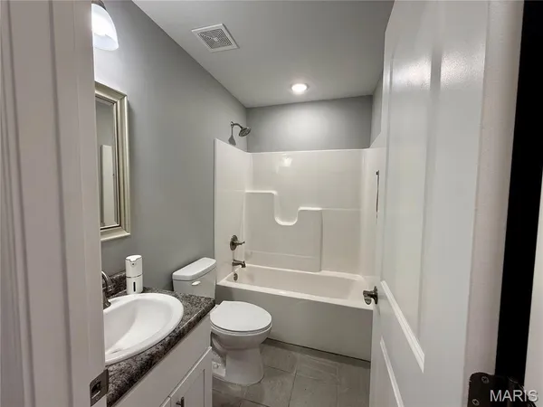 $229,900 | 329 Apple Park Way, Poplar Bluff, MO 63901