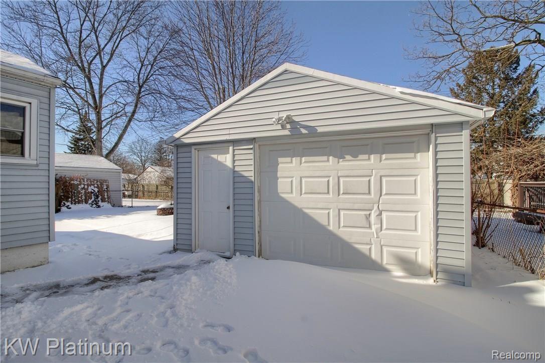1570 Hampton Road Mount Clemens, MI 48043 - Photo 10 of 30 Detached_Garage.jpg