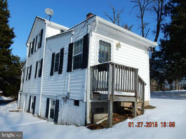Exterior (Rear)