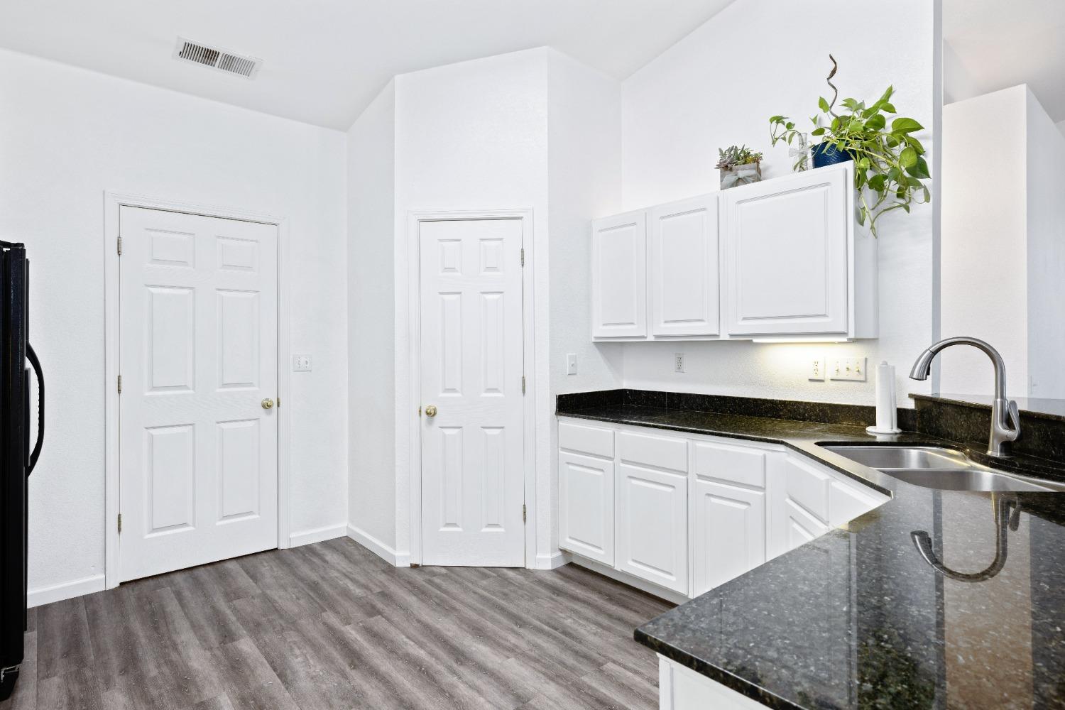 14644 Huntington Road Madera, CA 93636 - Photo 11 of 45 Gallery Image 11