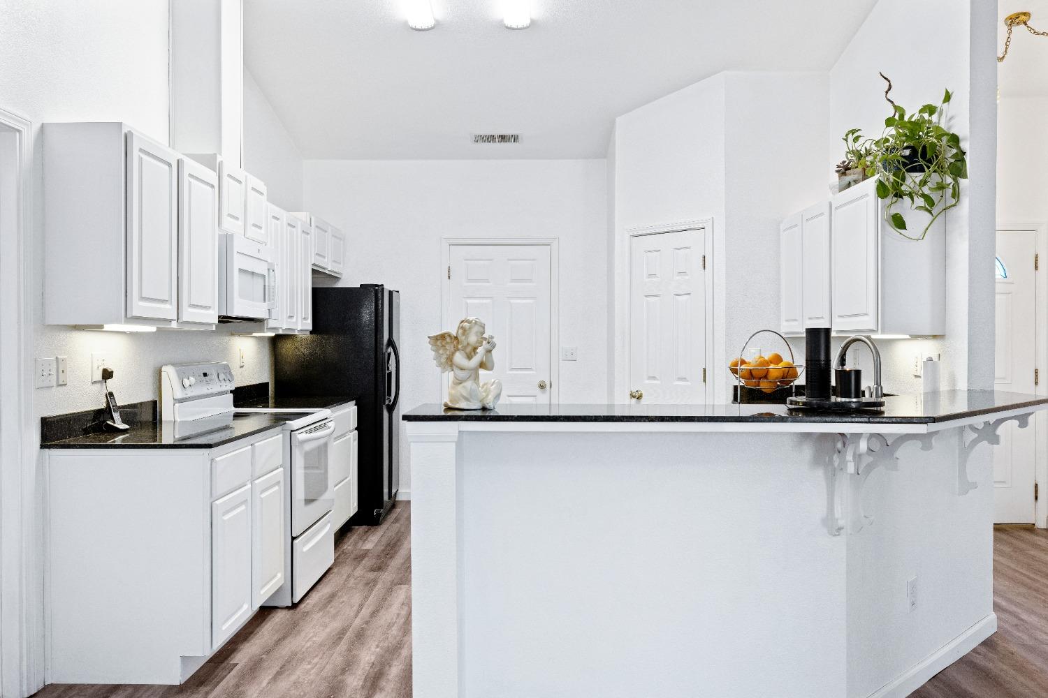 14644 Huntington Road Madera, CA 93636 - Photo 10 of 45 Gallery Image 10