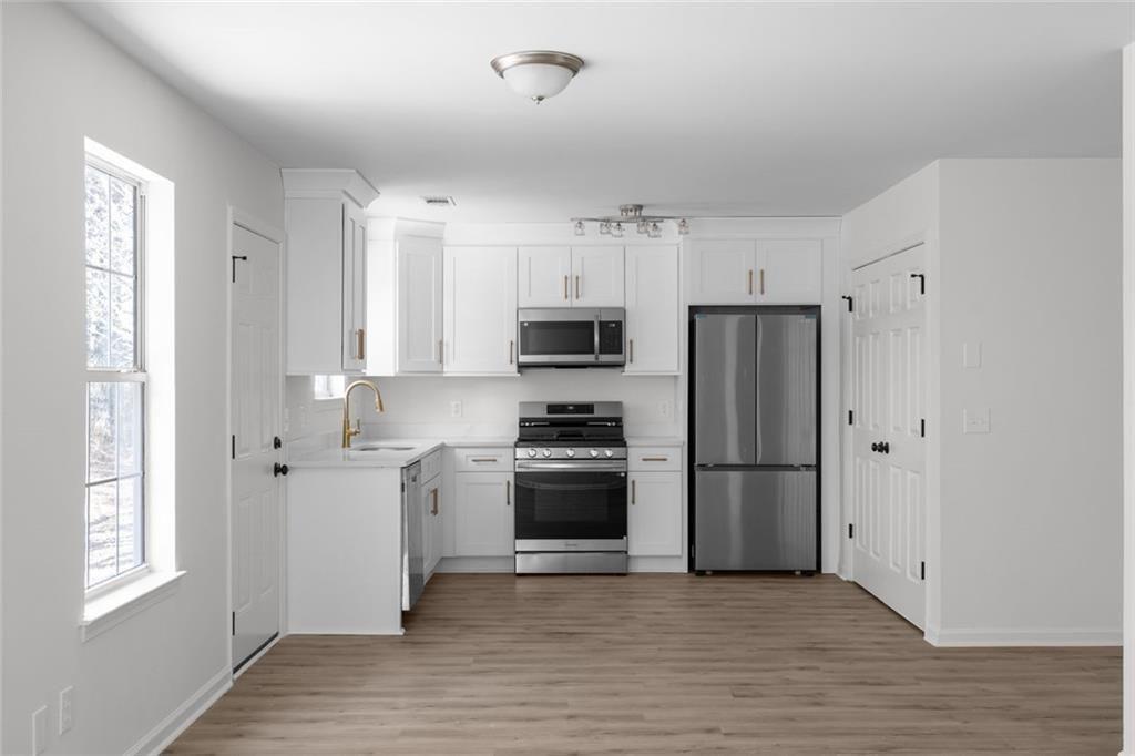 2203 Hidden Creek Drive Decatur, GA 30035 - Photo 6 of 19