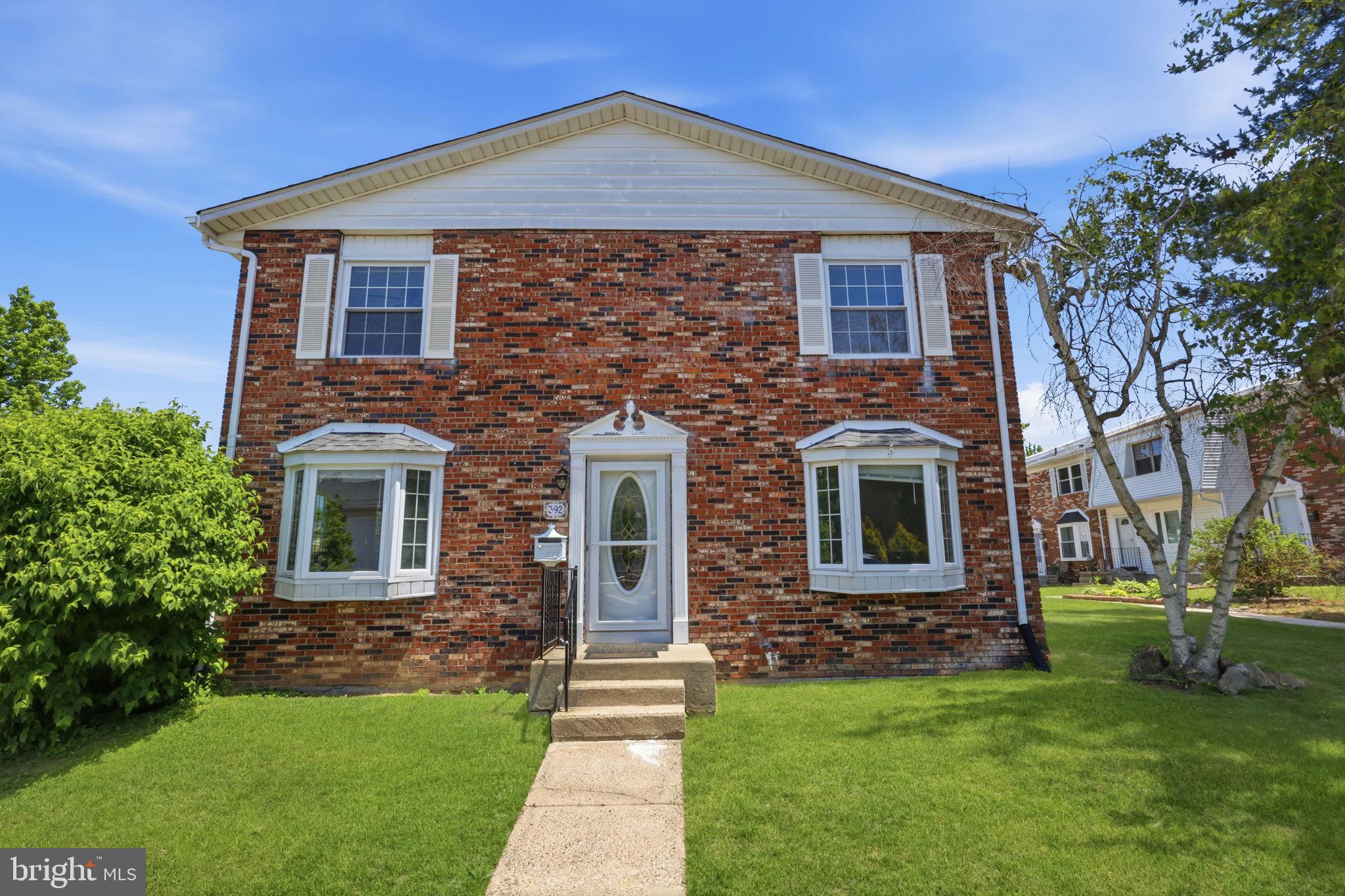 392 Rutgers Court Bensalem, PA 19020 - Photo 2 of 23 Gallery Image 2