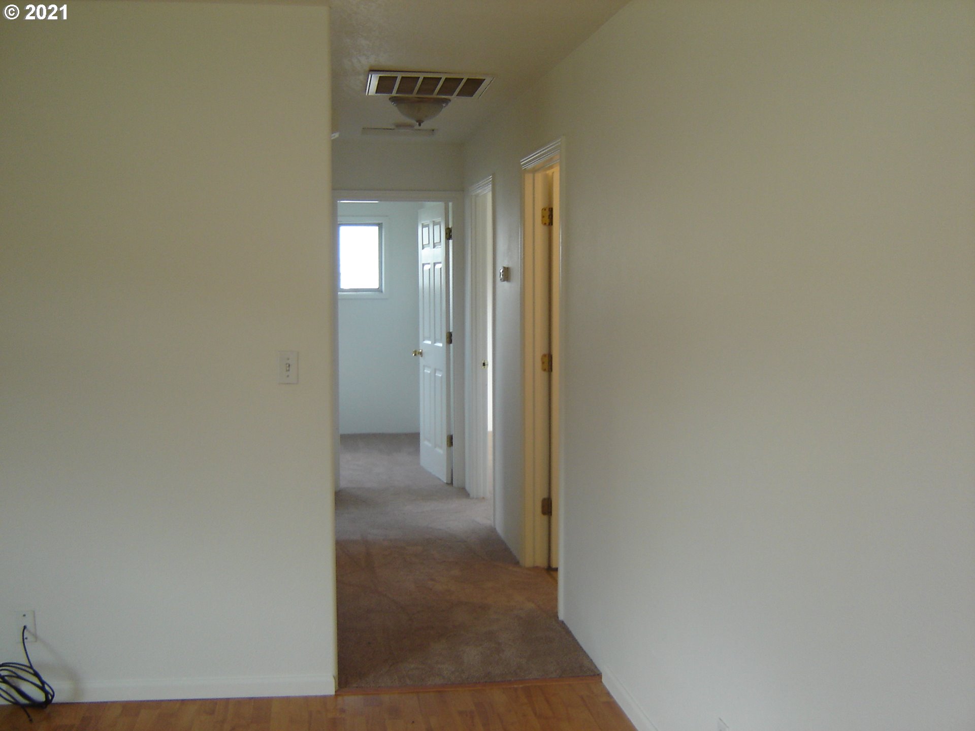 631 East 2nd Avenue Riddle, OR 97469 - Photo 3 of 18