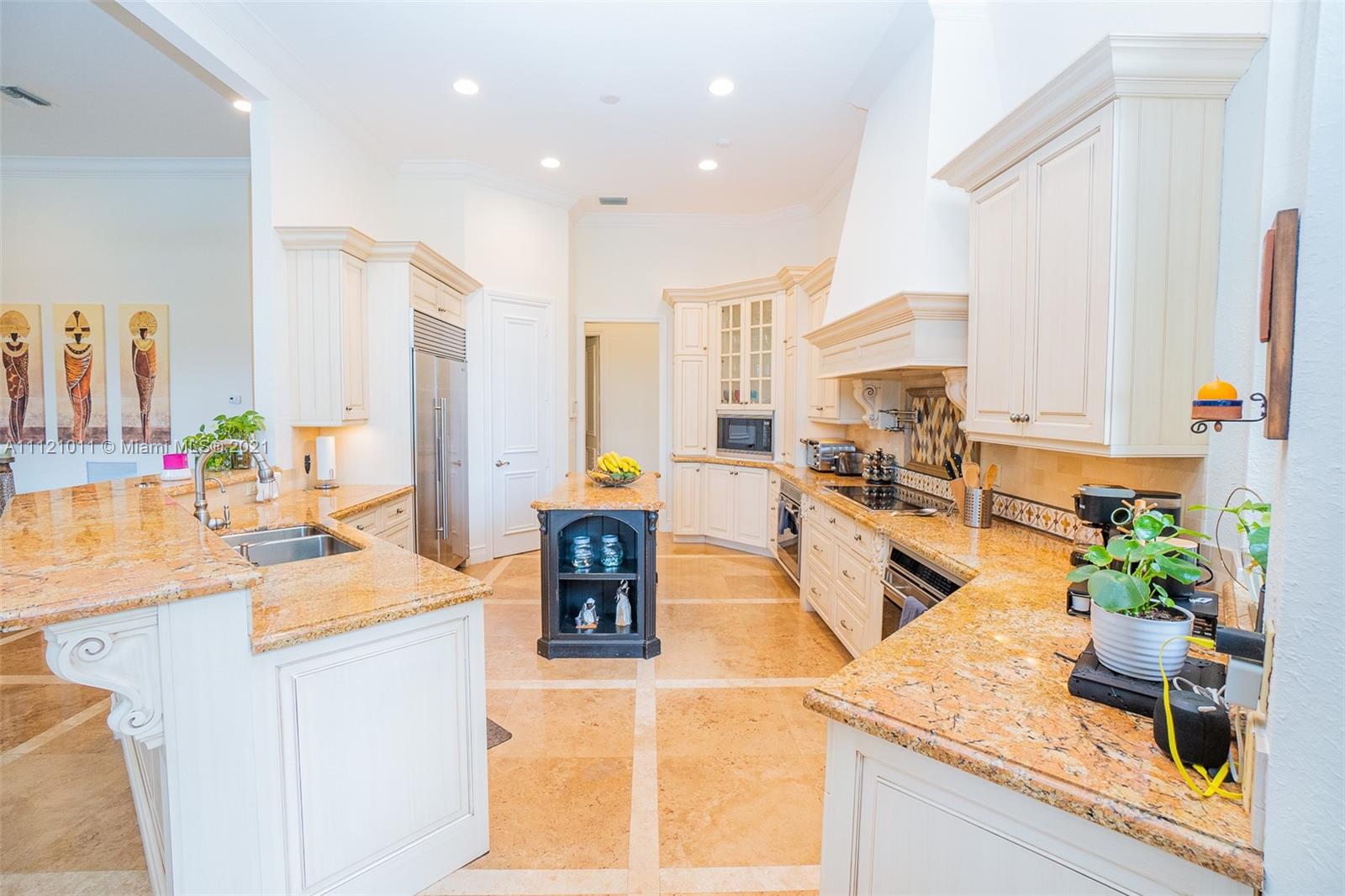 2667 Riviera Manor Weston, FL 33332 - Photo 8 of 48 Gallery Image 8