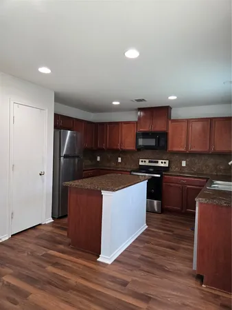 $2,150 | 1124 Hyde Park Drive, Round Rock, TX 78665
