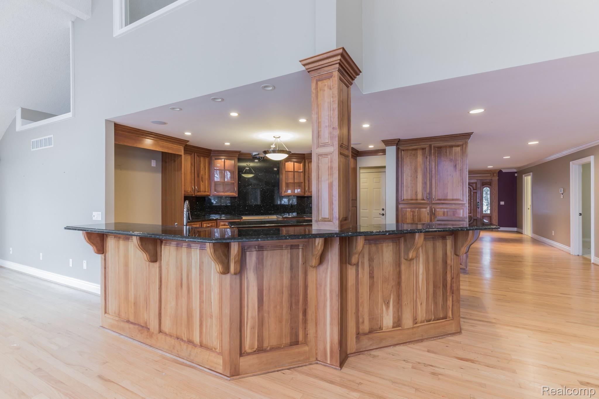 3651 Mann Road Clarkston, MI 48346 - Photo 9 of 25 9.jpg