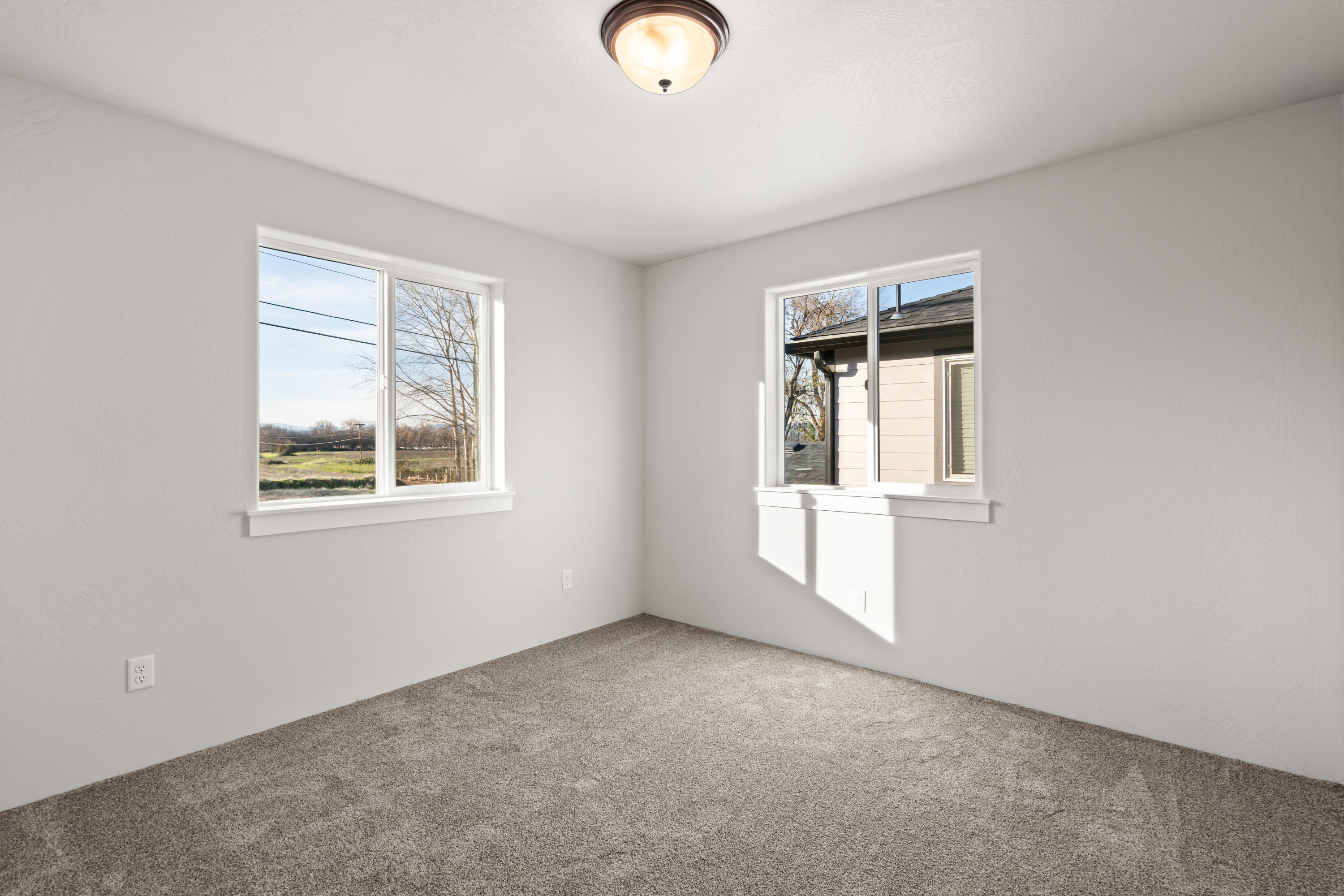 4730 Gebhard Road Central Point, OR 97502 - Photo 15 of 20 4732 Gebhard Rd Central Point Or. 97502-