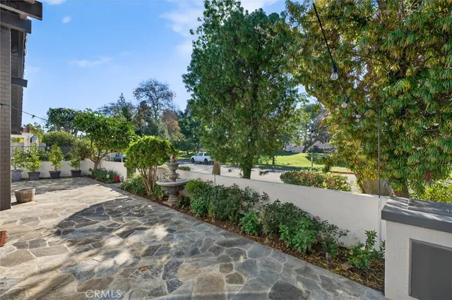 $7,300 | 401 Onda, Newport Beach, CA 92660