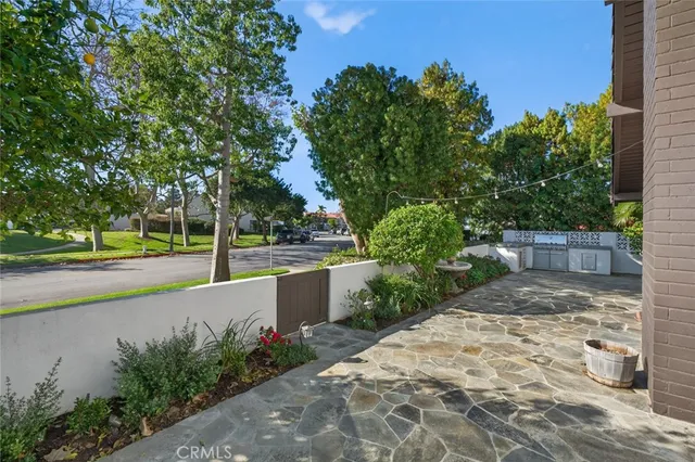 $7,300 | 401 Onda, Newport Beach, CA 92660