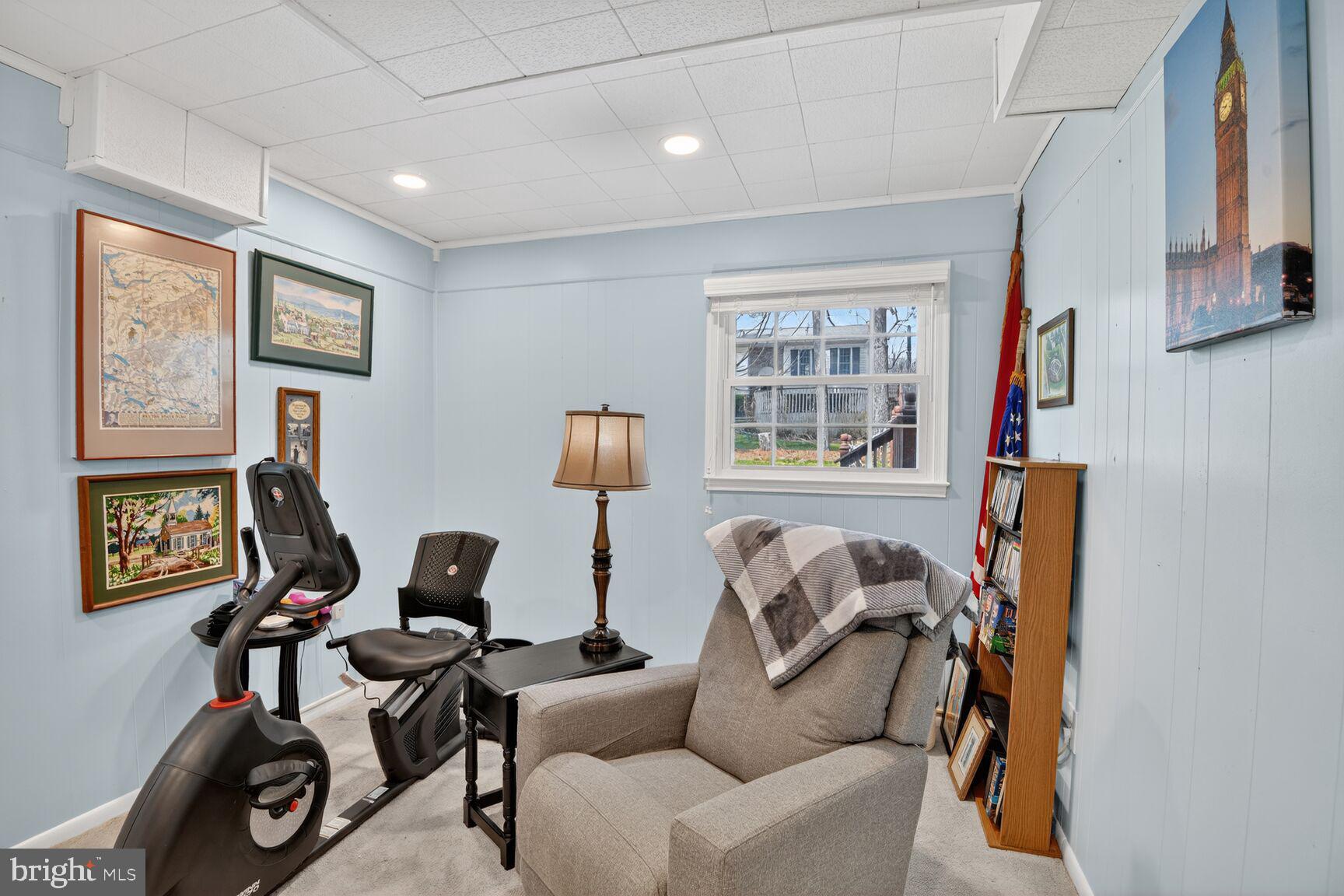 5382 View Point Court Sykesville, MD 21784 - Photo 14 of 32 a livingroom with window and couch