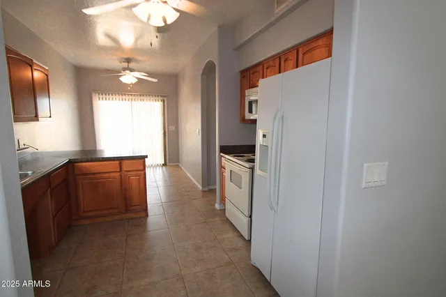 $1,250 | 15237 South Moon Valley Road, Unit A, Arizona City, AZ 85123