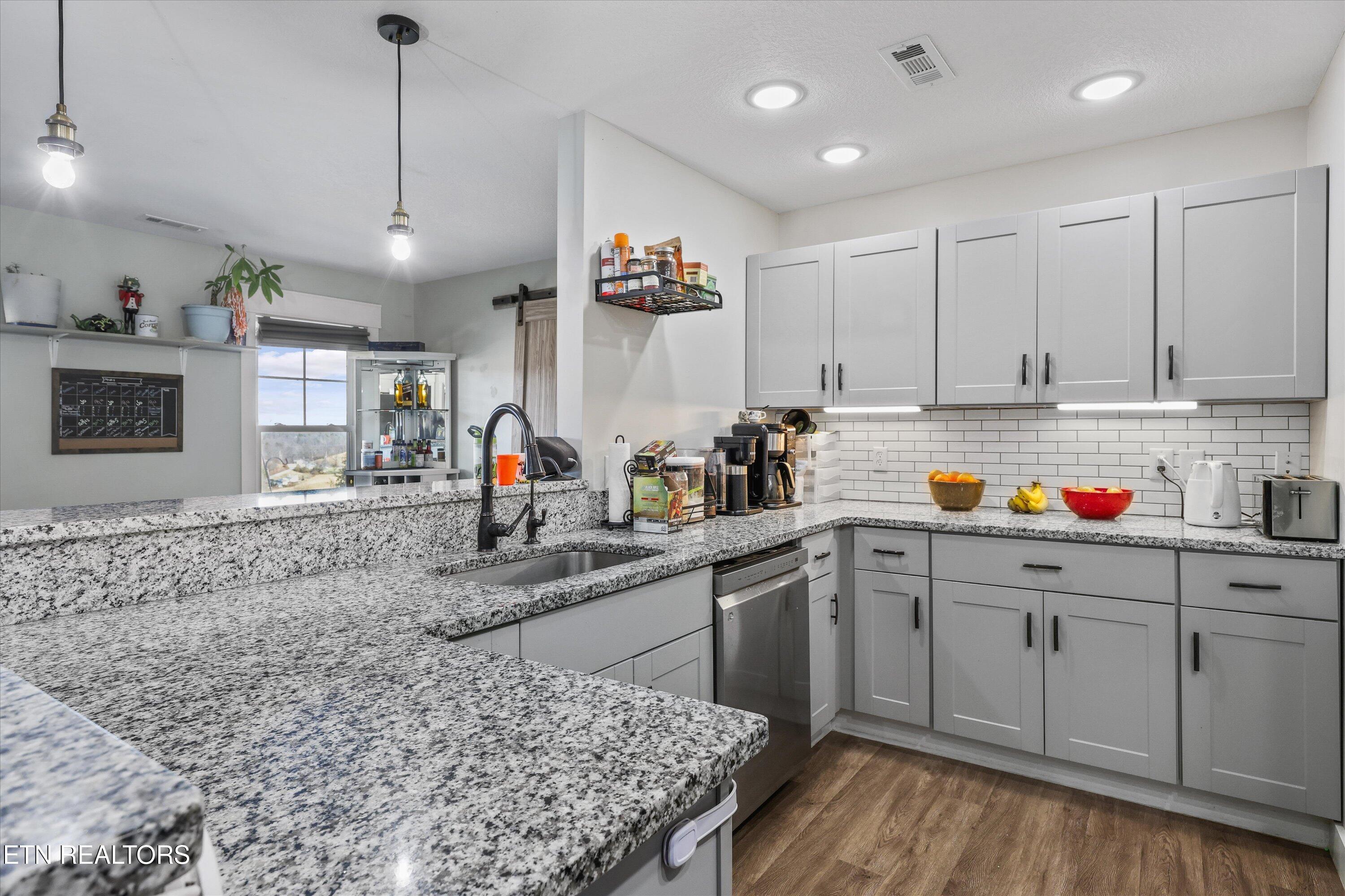 1914 Pleasant Ridge Road La Follette, TN 37766 - Photo 4 of 34 07-1914 Pleasant Ridge Rd06