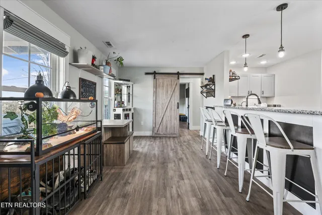 $675,000 | 1914 Pleasant Ridge Road, La Follette, TN 37766