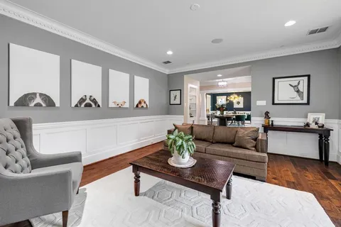 $2,100,000 | 6842 Merrilee Lane, Dallas, TX 75214