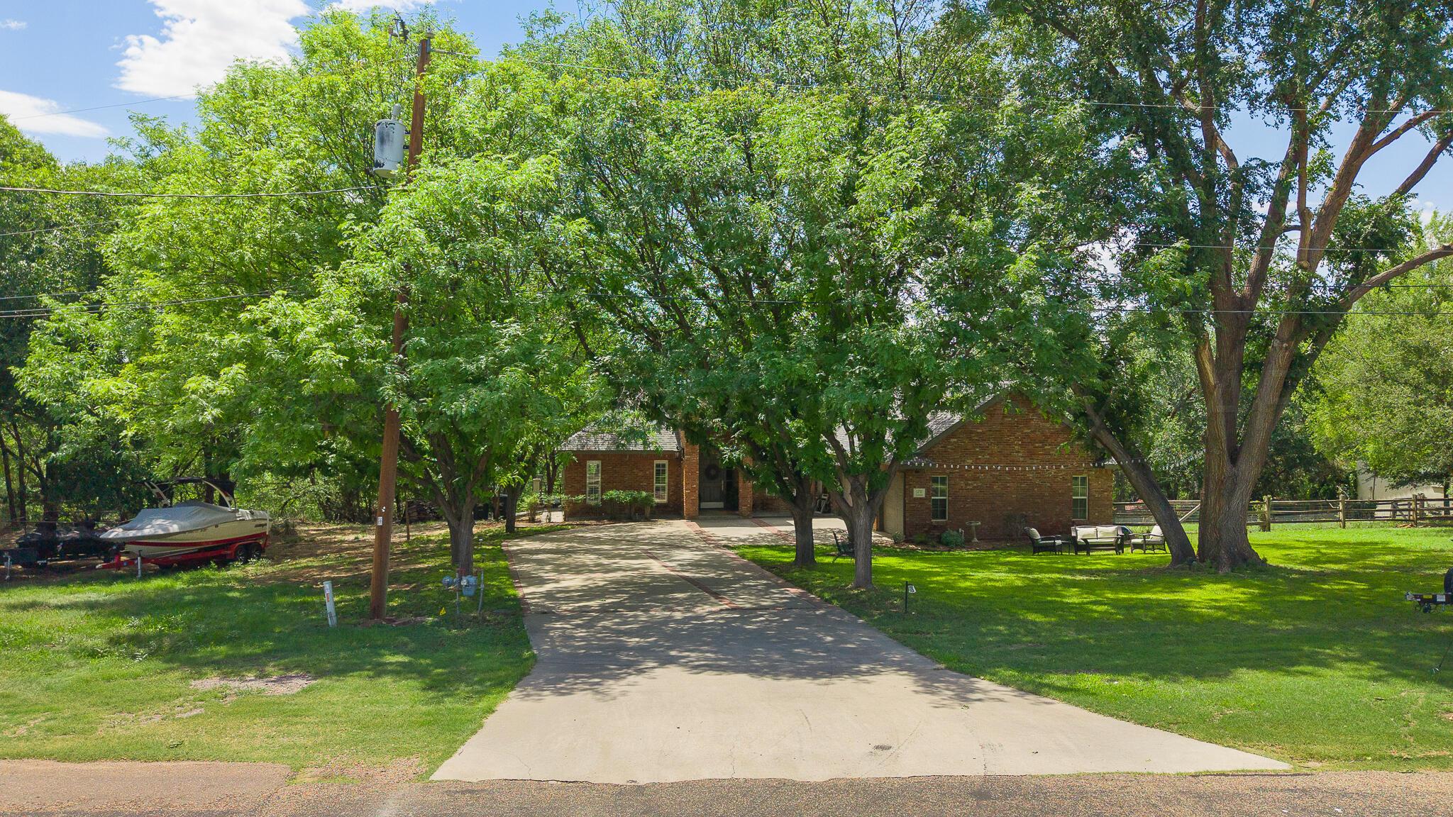 170 Dolphin Terrace Amarillo, TX 79118 - Photo 8 of 80 170 Dolphin -23