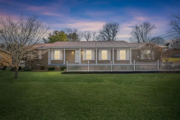 $354,900 | 215 Hill Street, Estill Springs, TN 37330
