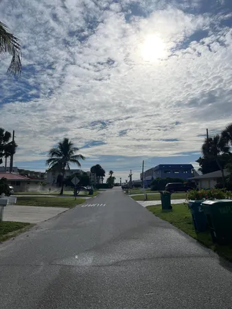 $2,000 | 127 1st Avenue, Indialantic, FL 32903