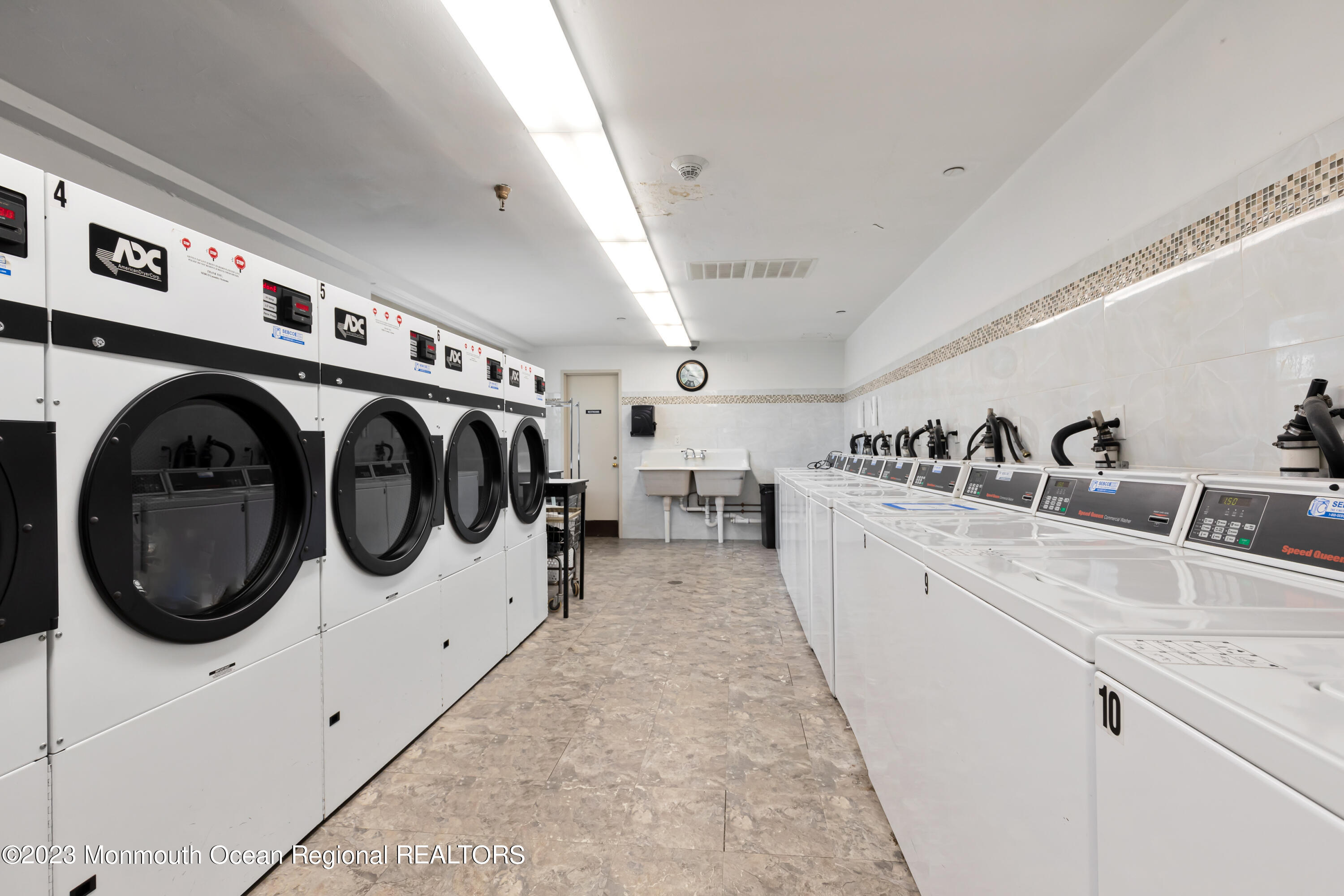 28 Riverside Avenue, Unit 2M Red Bank, NJ 07701 - Photo 26 of 31 Laundry room