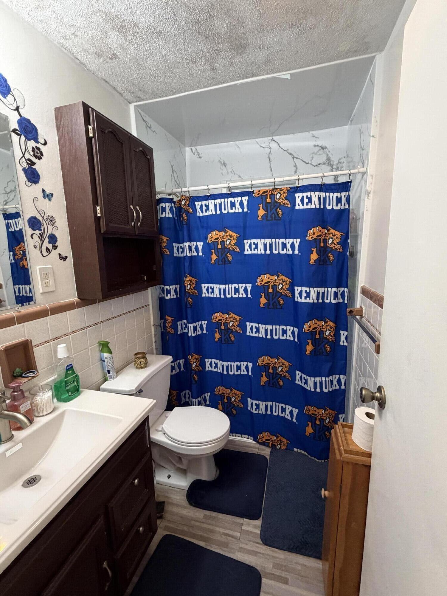 67 Moock Road Newport, KY 41071 - Photo 9 of 10 full bathroom