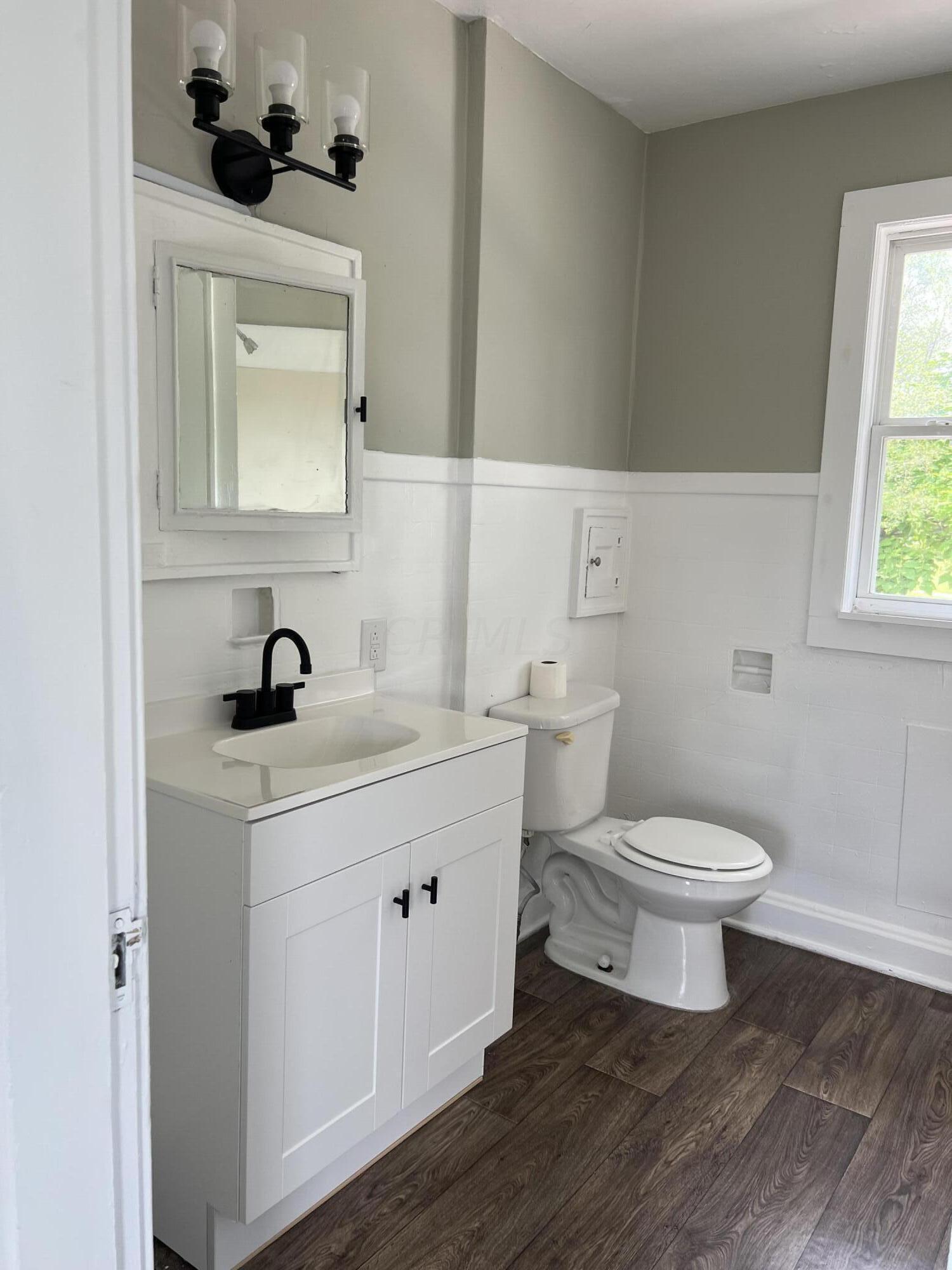 2570 Lockbourne Road Columbus, OH 43207 - Photo 10 of 25 IMG_6752 4