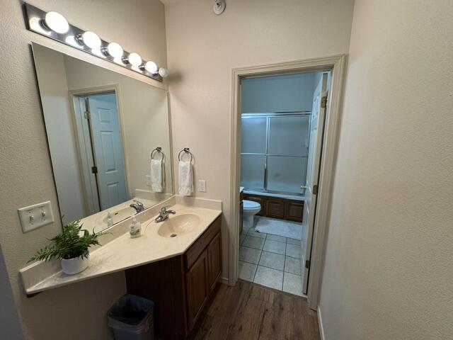 1063 Golf Drive, Unit 1 Reeds Spring, MO 65737 - Photo 20 of 30 Primary Bath with Jacuzzi