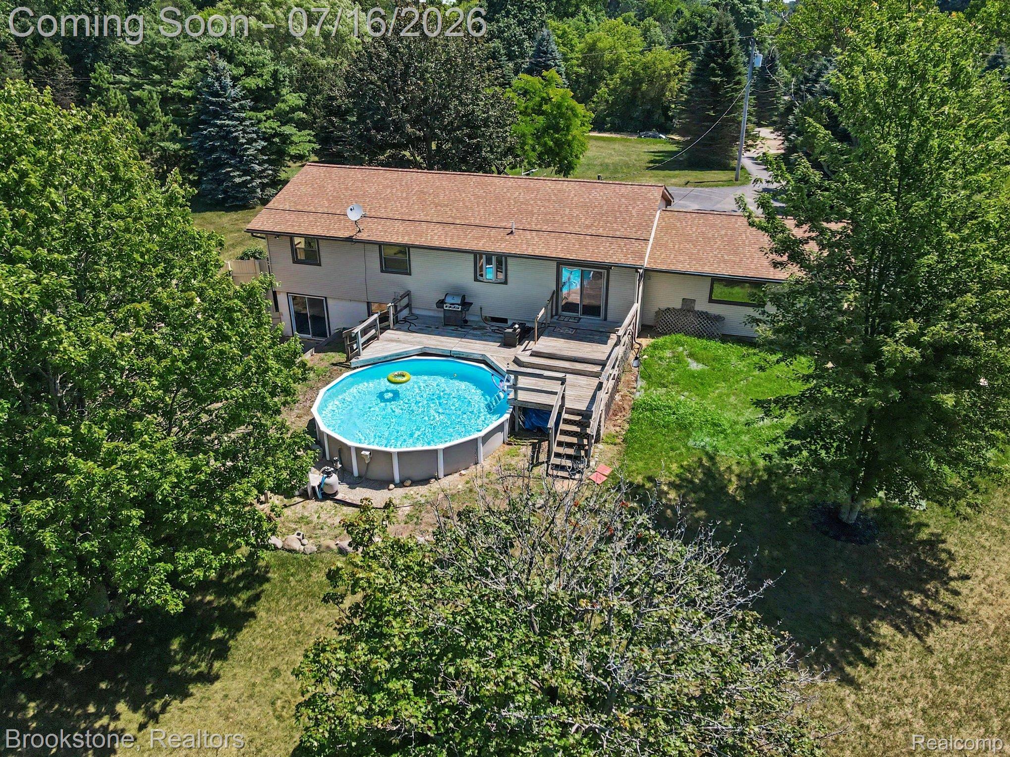 4555 Lonsberry Road Columbiaville, MI 48421 - Photo 21 of 29 005_file_6918.jpg