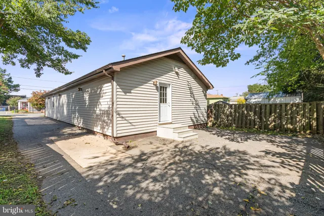 $1,995 | 442 Bridgewater Street, Unit B, Fredericksburg, VA 22401